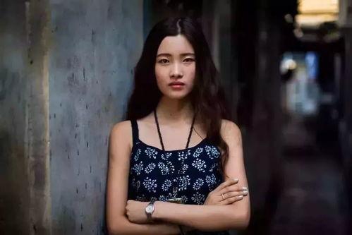 甘肃美女吃瓜图片视频,甘肃美女瓜田风情录