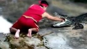 吃瓜的毛子完整视频,一场网络热传视频背后的故事