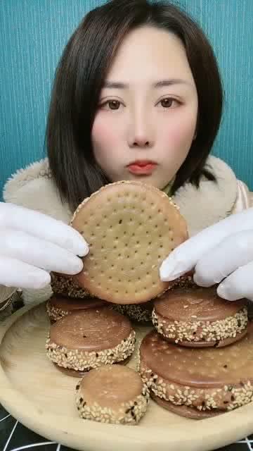 吃酥瓜小姐姐视频大全,甜蜜瞬间，尽享视觉盛宴