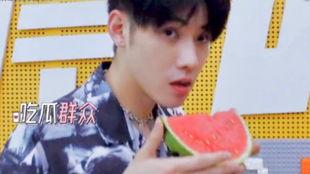 帅哥吃瓜直播视频,帅哥大揭秘，带你领略吃瓜界的风采